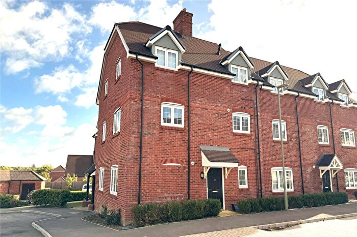 1 Bedroom Flat For Sale In Runnymede Drive, Odiham, Hook, Hampshire, RG29