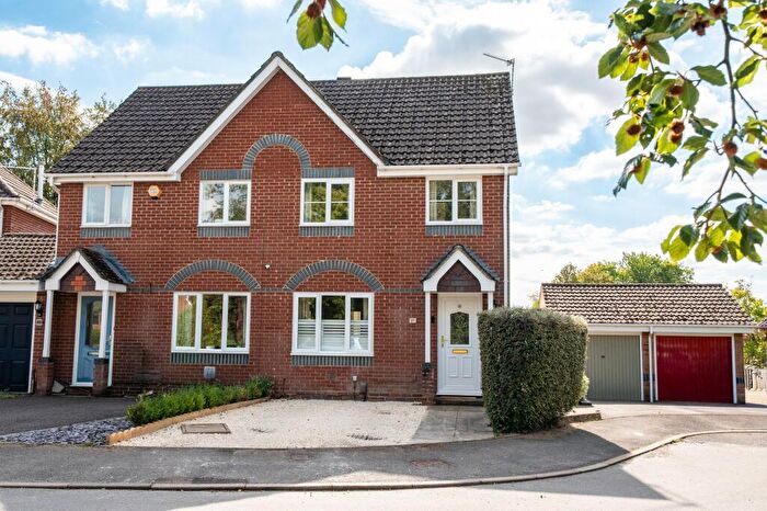 3 Bedroom Semi-Detached House For Sale In Wisley Road, Andover, SP10