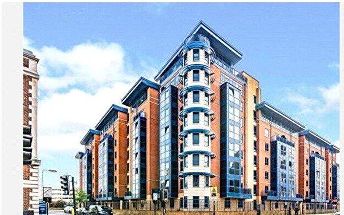 2 Bedroom Flat For Sale In Canute Road, Southampton, Hampshire, SO14
