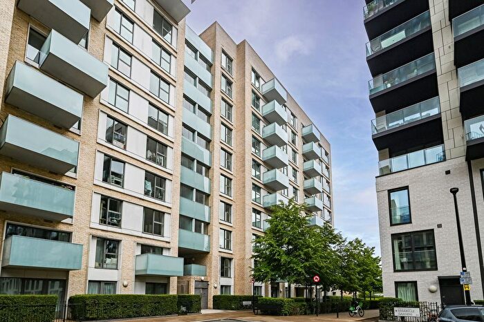 2 Bedroom Flat To Rent In Egremont House, Stratford, London, E20