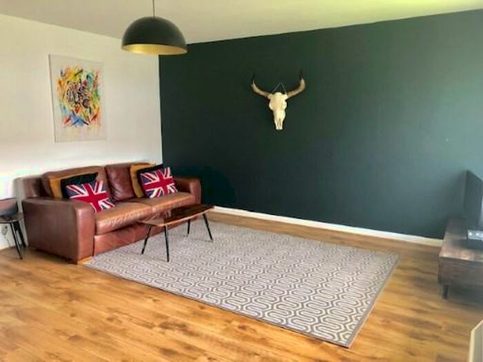 1 Bedroom Flat To Rent In Lustrells Vale, Saltdean, BN2