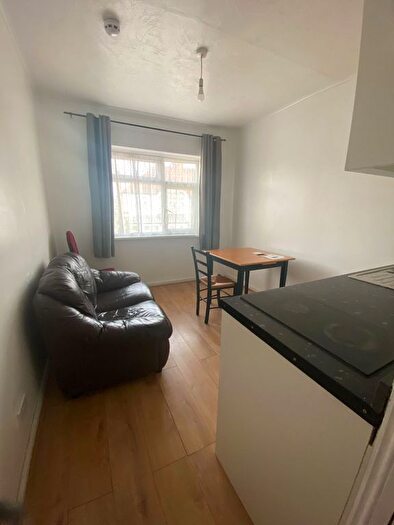 1 Bedroom Flat To Rent In Rugby Close, Harrow, HA1