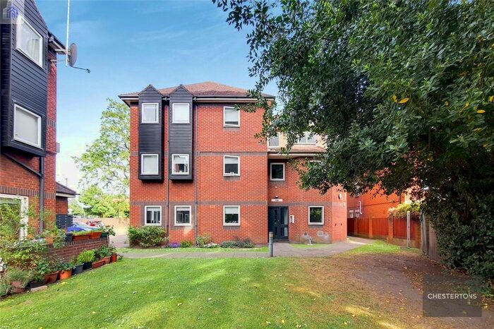 1 Bedroom Flat To Rent In Chiswick Plaza, - Sutton Court Road, London, W4