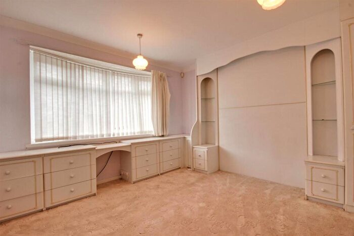 2 Bedroom Semi-Detached Bungalow For Sale In Oakdene, Cottingham, HU16