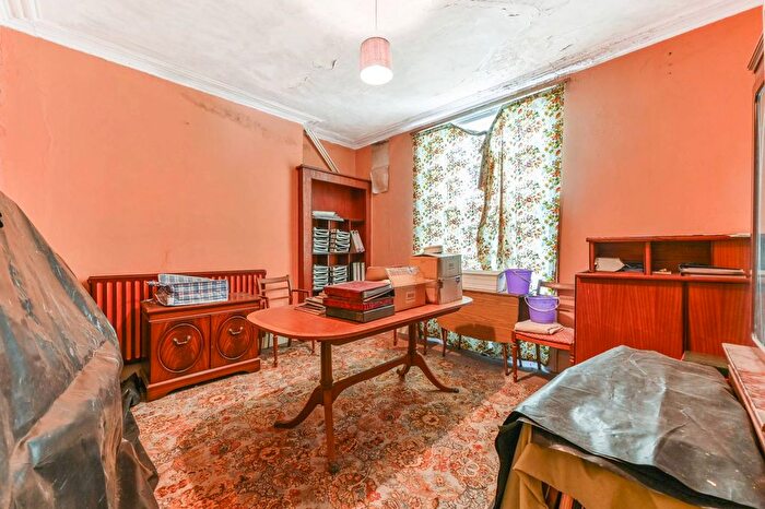 6 Bedroom Detached House For Sale In London Road, Croydon, CR0