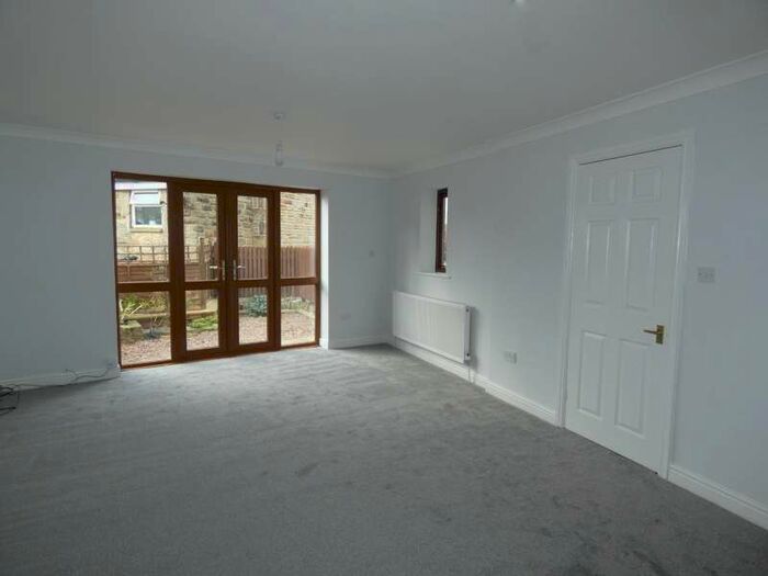 2 Bedroom Detached House For Sale In Hunsworth Lane, Hunsworth