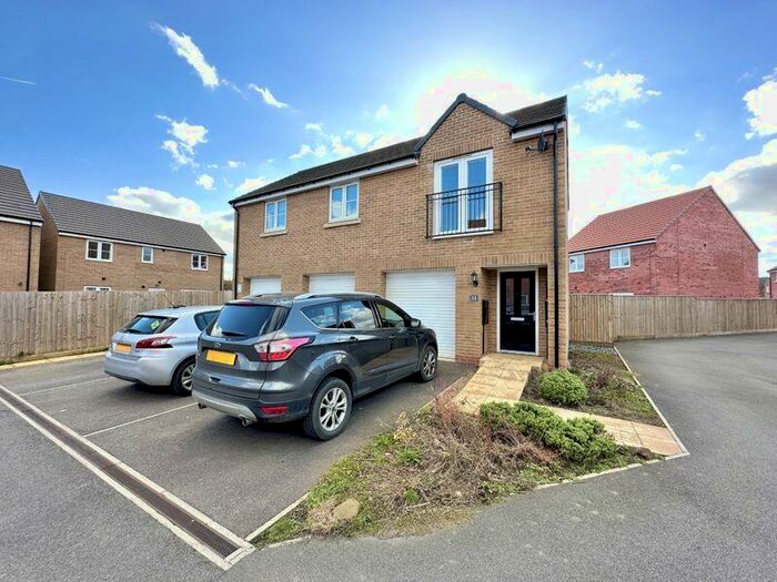 2 Bedroom Coach House To Rent In Thornbury Drive, Scartho Park, DN33