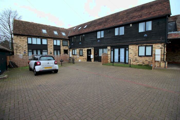 4 Bedroom Flat To Rent In Lawrence Road, Biggleswade, SG18