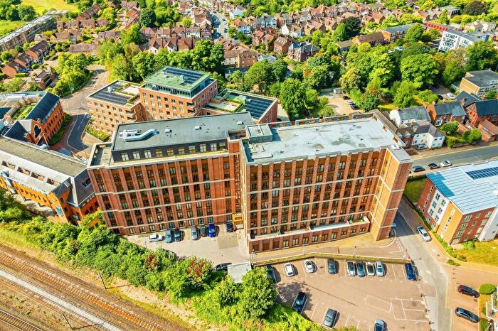 1 Bedroom Apartment For Sale In Grosvenor Road, St. Albans, AL1