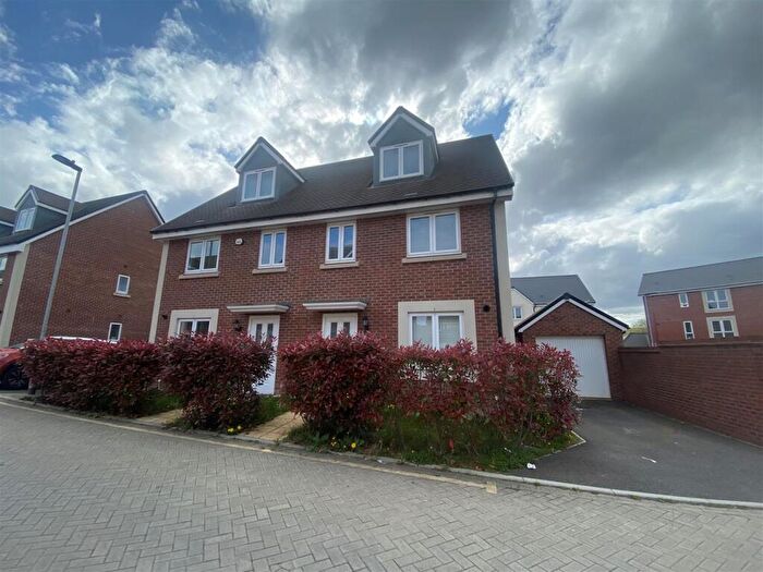 4 Bedroom Semi Detached House To Rent In Henry Shute Road, Bristol, Gloucestershire, Bristol, BS16