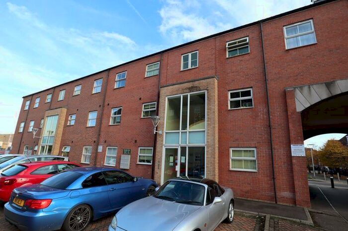 2 Bedroom Apartment To Rent In Riverside Drive, Lincoln, LN5