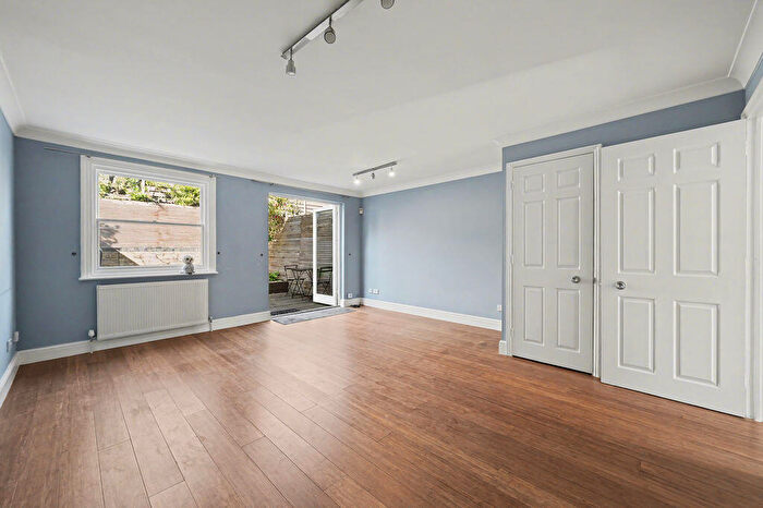 2 Bedroom Detached House To Rent In Hillgate Place, London, SW12