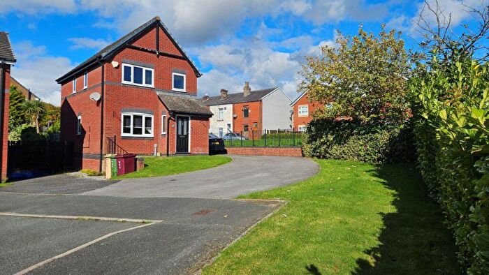 3 Bedroom Detached House For Sale In Whiteoak View, Bolton, BL3