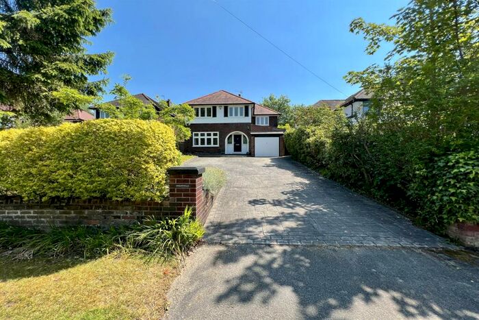 4 Bedroom Detached House For Sale In London Road, Adlington, SK10