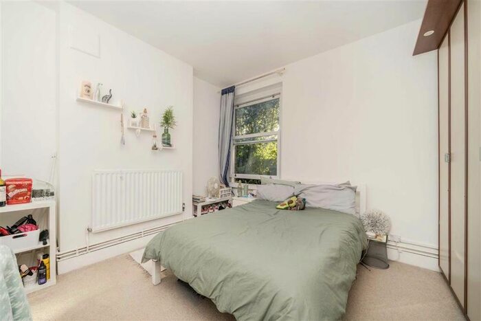 2 Bedroom Flat For Sale In Elms Crescent, London, SW4