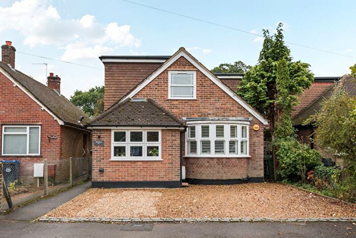 4 Bedroom Detached House For Sale In Winern Glebe, Byfleet, KT14