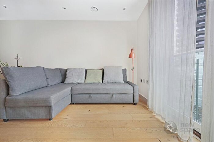1 Bedroom Flat To Rent In Hoxton Wharf, Wiltshire Row, Hoxton, N1