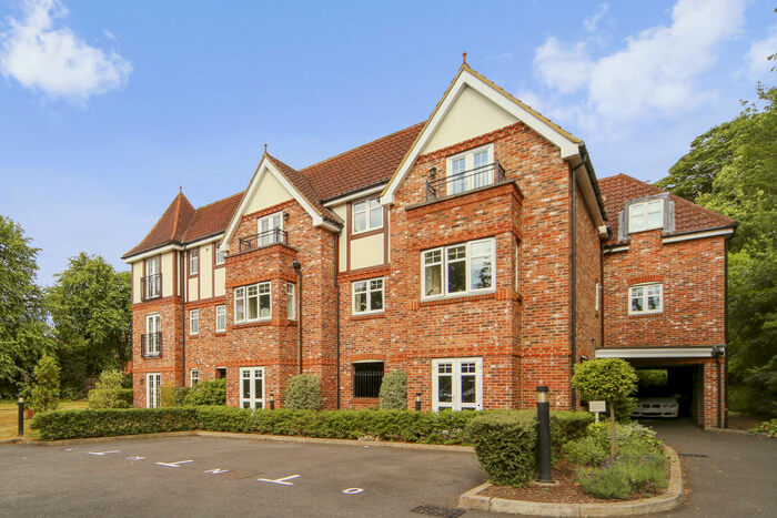 2 Bedroom Apartment To Rent In Portmore Park Road, Weybridge, KT13