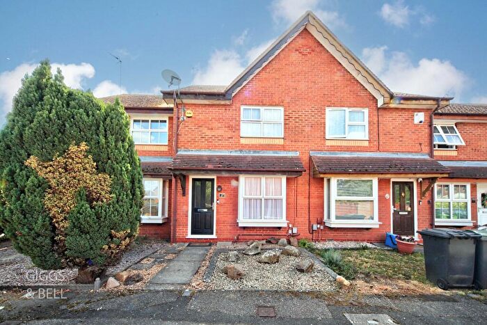 2 Bedroom Terraced House For Sale In Sacombe Green, LU3