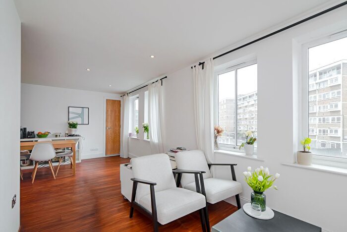2 Bedroom Flat To Rent In Icon Building, London, SW11
