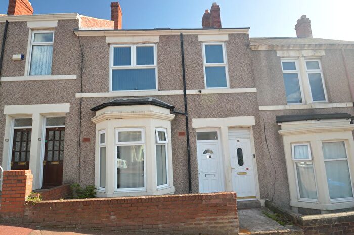 2 Bedroom Flat To Rent In Faraday Grove, Gateshead, NE8