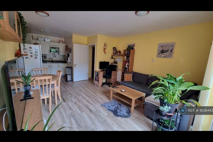 1 Bedroom Flat To Rent In Peebles Court, Croydon, CR0