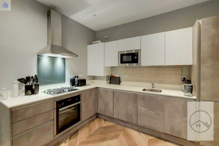 2 Bedroom Flat To Rent In Thurlow Park Road, London, SE21