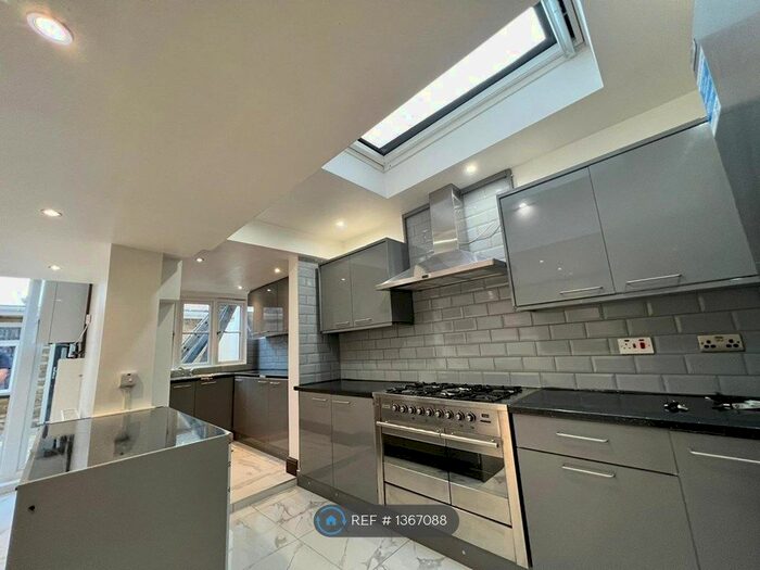 5 Bedroom End Of Terrace House To Rent In Eversleigh Road, London, E6
