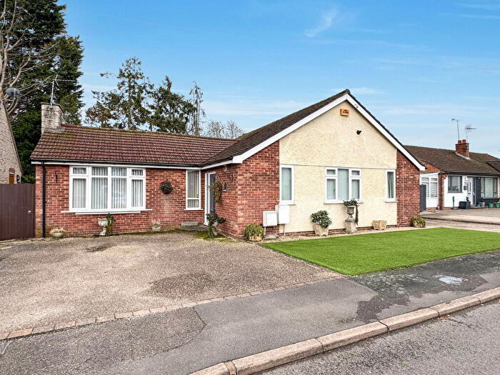 3 Bedroom Detached Bungalow For Sale In Highfield Road, Winslow, MK18