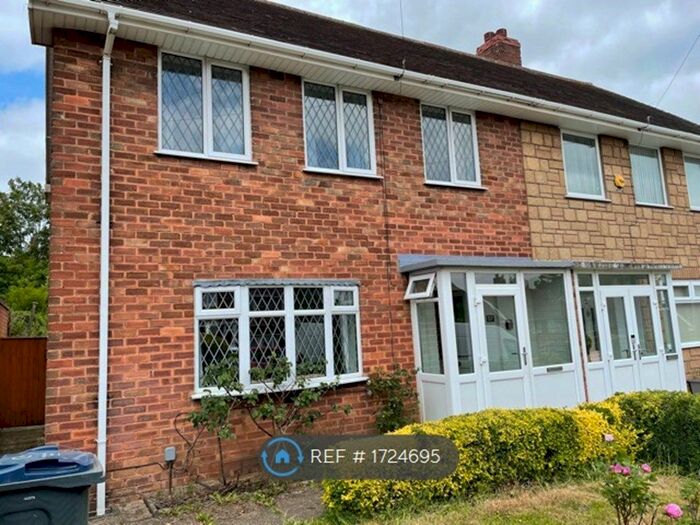 3 Bedroom Semi-Detached House To Rent In Faraday Avenue, Quinton, Birmingham, B32