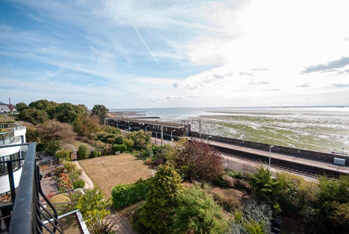 2 Bedroom Flat To Rent In Chalkwell Bay, Undercliff Gardens, Leigh-on-Sea, SS9
