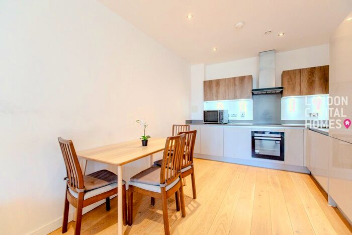 2 Bedroom Flat To Rent In Quebec Way, London, SE16