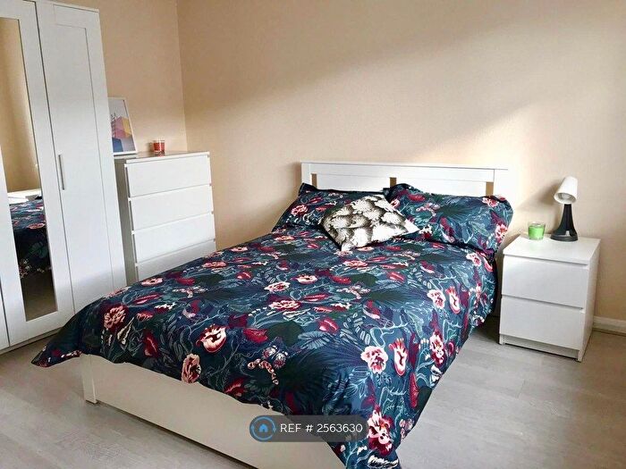 4 Bedroom Flat To Rent In Moreton Road, London, N15