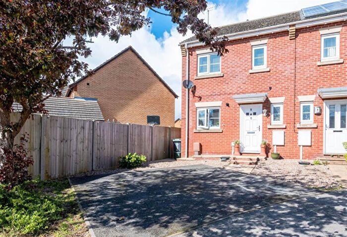 3 Bedroom Semi-Detached House For Sale In Bankside, Higham Ferrers, NN10