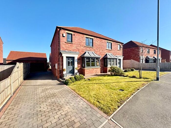 3 Bedroom Semi-Detached House For Sale In Bee Orchid Way, Louth, LN11
