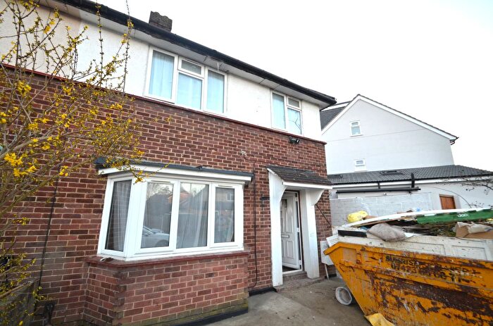 3 Bedroom Semi Detached House To Rent In Raeburn Road, Hayes, UB4
