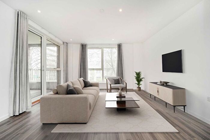 2 Bedroom Flat For Sale In Avenue Road, Acton, W3