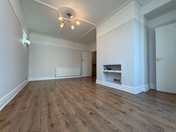 2 Bedroom Maisonette To Rent In Beatrice Avenue, London, SW16