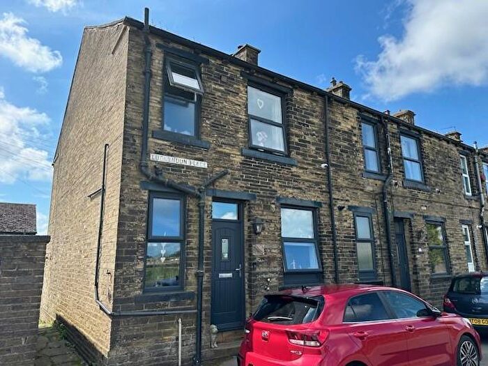 4 Bedroom End Of Terrace House For Sale In Luddenden Place, Queensbury, Bradford, BD13