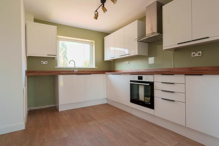 2 Bedroom End Of Terrace House To Rent In Hawke Close, Rawmarsh, S62