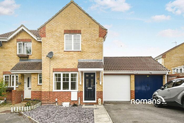 2 Bedroom Semi-Detached House To Rent In Auden Close, Swindon, SN25