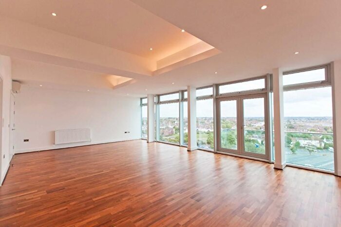 3 Bedroom Flat To Rent In Church Road, Southend-On-Sea, SS1