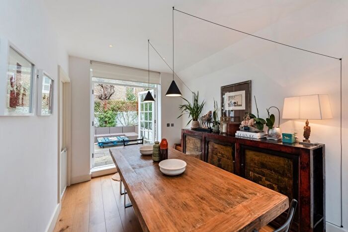 2 Bedroom Flat To Rent In Linver Road, London, SW6