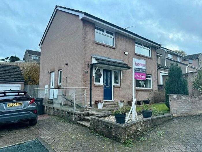 4 Bedroom Detached House For Sale In Evesham Grove, Idle, BD10