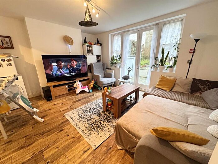 2 Bedroom Flat To Rent In St. James's Avenue, Brighton, BN2