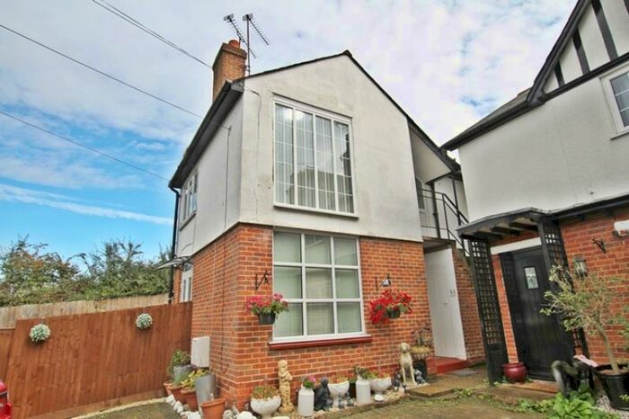 1 Bedroom Flat To Rent In Cookham Dean, SL6