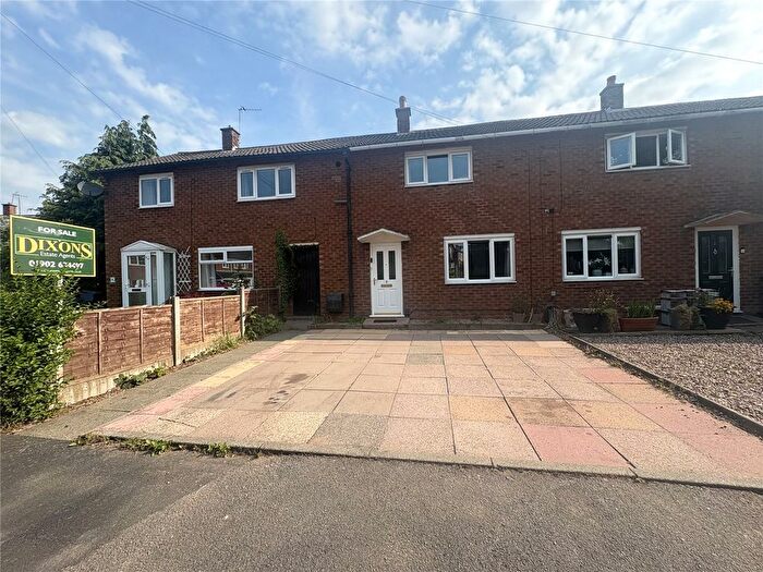 2 Bedroom Terraced House For Sale In Chatsworth Close, Willenhall, West Midlands, WV12