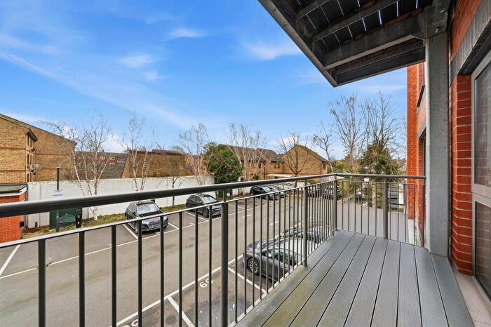 1 Bedroom Flat For Sale In Mill Green Road, Mitcham, CR4
