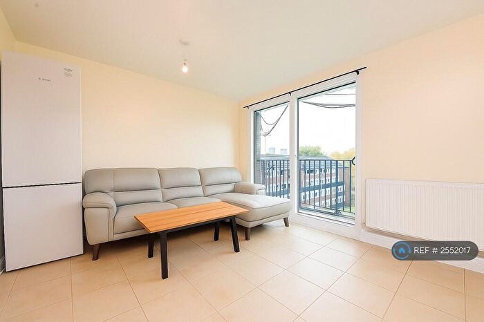 4 Bedroom Flat To Rent In Ramsfort House, London, SE16