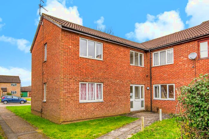 Apartment To Rent In Garron Close, Aylesbury, HP21